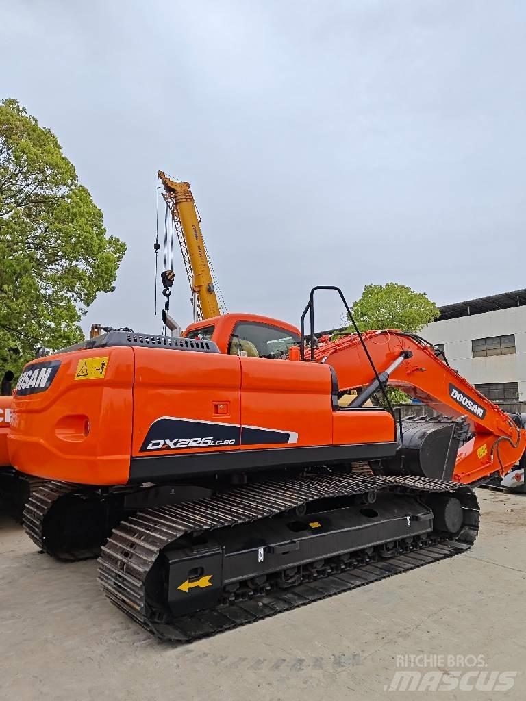 Doosan DX 225 LC Pásové rýpadlá