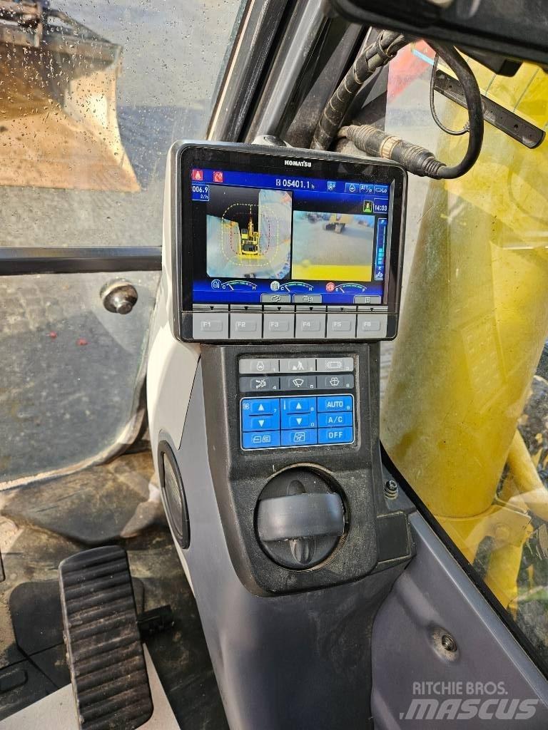Komatsu PC210LC-11 Pásové rýpadlá