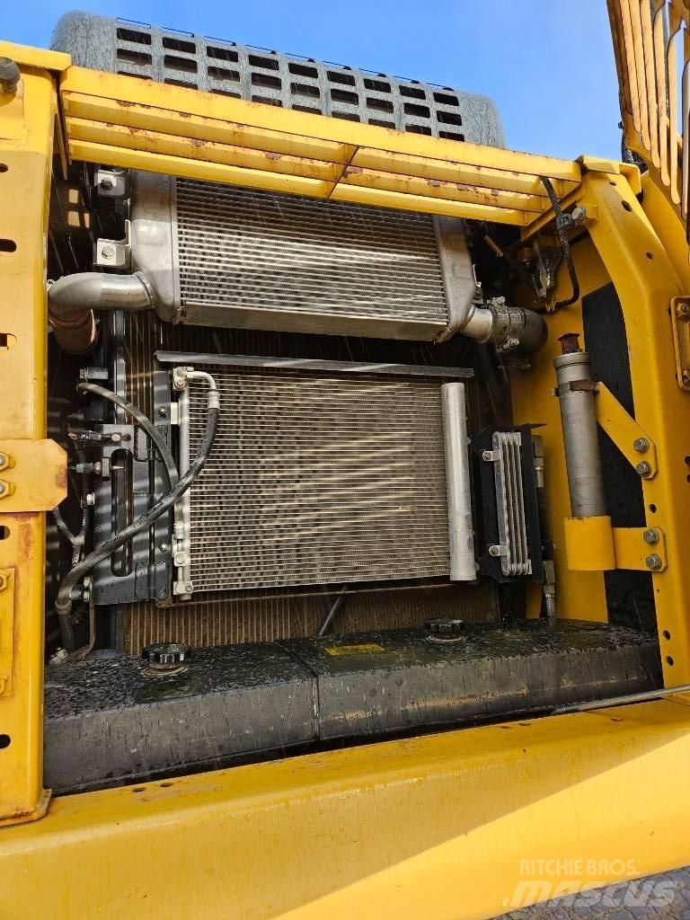 Komatsu PC210LC-11 Pásové rýpadlá