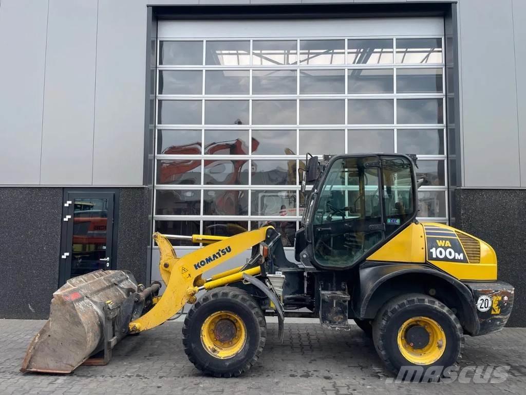 Komatsu WA100 Kolesové nakladače