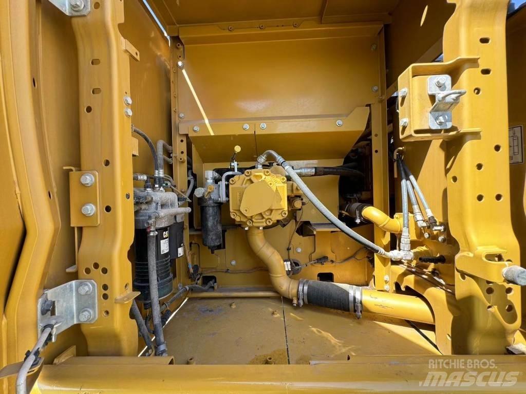 CAT 323GC Pásové rýpadlá