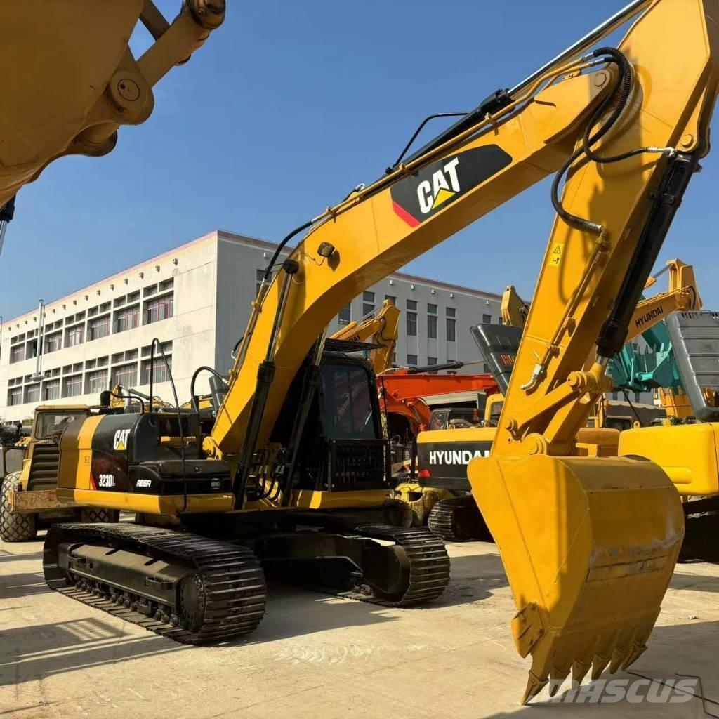 CAT 323 D L Pásové rýpadlá