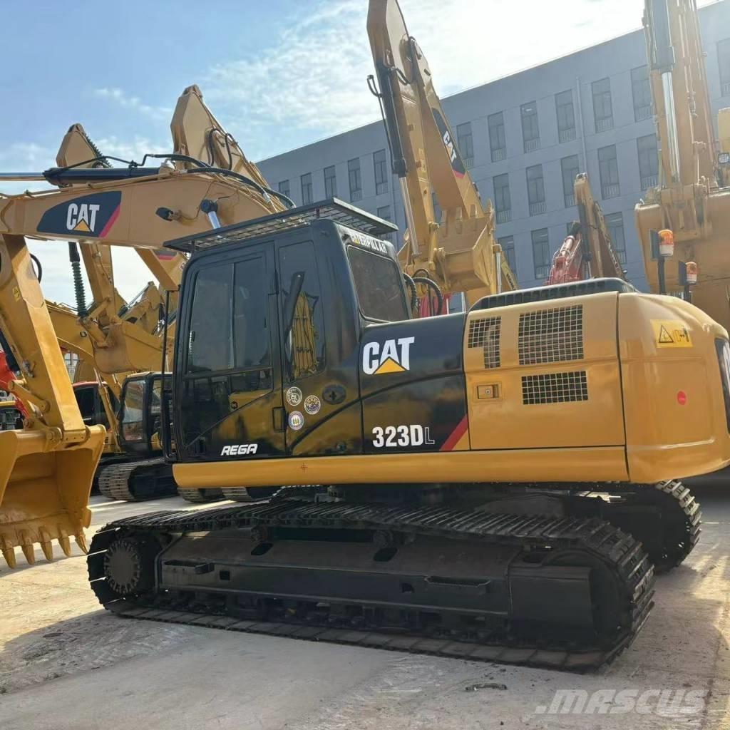 CAT 323 D L Pásové rýpadlá