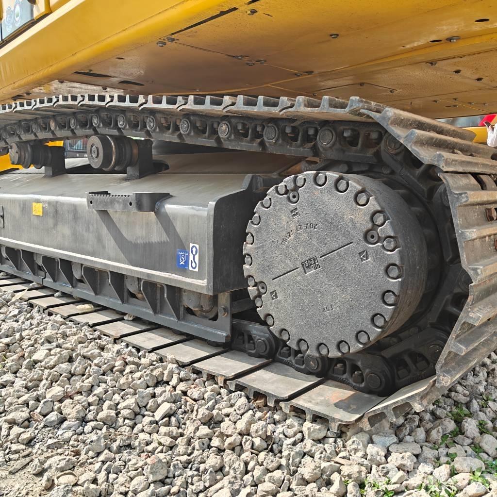 Komatsu 350LC-8 Pásové rýpadlá