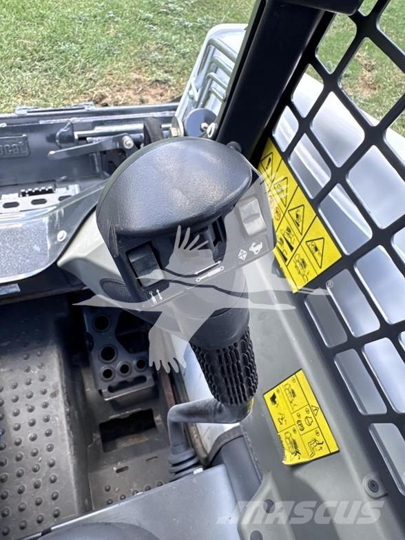 Bobcat T450 Šmykom riadené nakladače