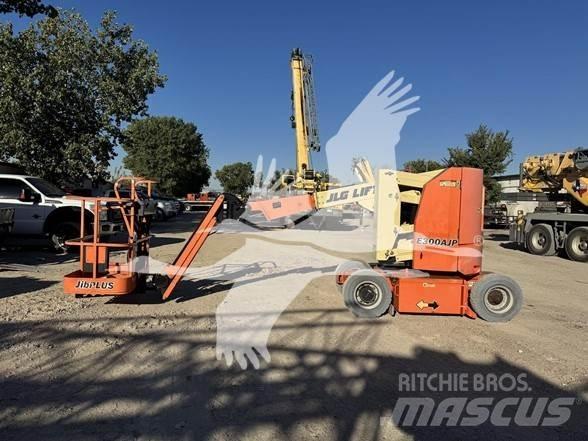 JLG E300AJP Kĺbové plošiny