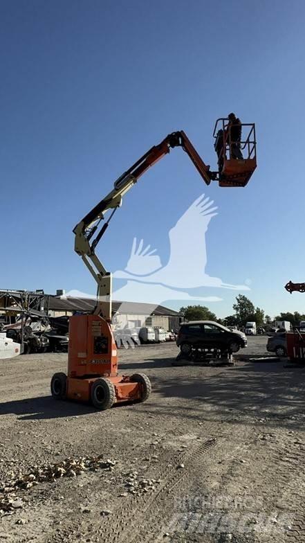 JLG E300AJP Kĺbové plošiny