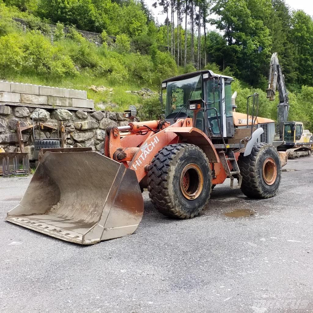Hitachi ZW 220 Kolesové nakladače