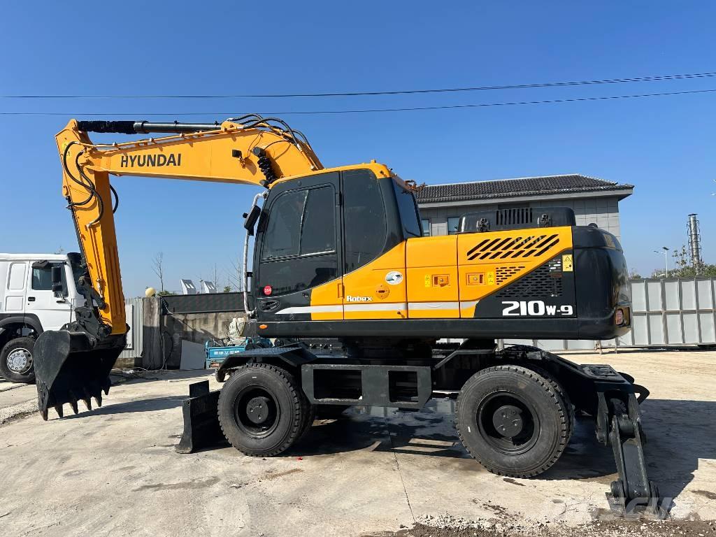 Hyundai R210W-9 Kolesové rýpadlá