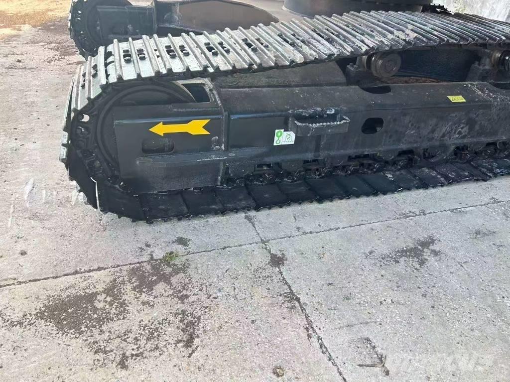 Doosan 225 Pásové rýpadlá