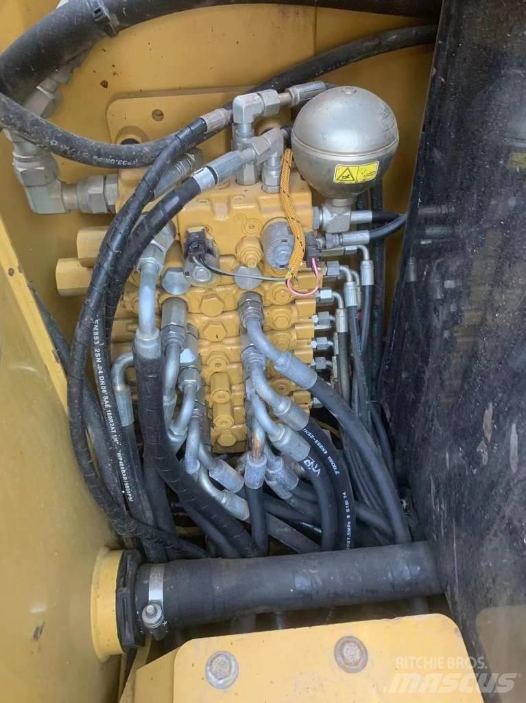 CAT 306E2 Pásové rýpadlá