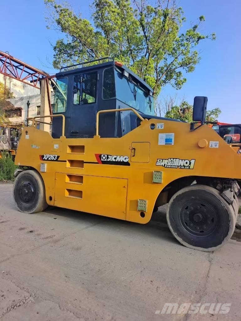 XCMG XP 263 Pneumatikové valce