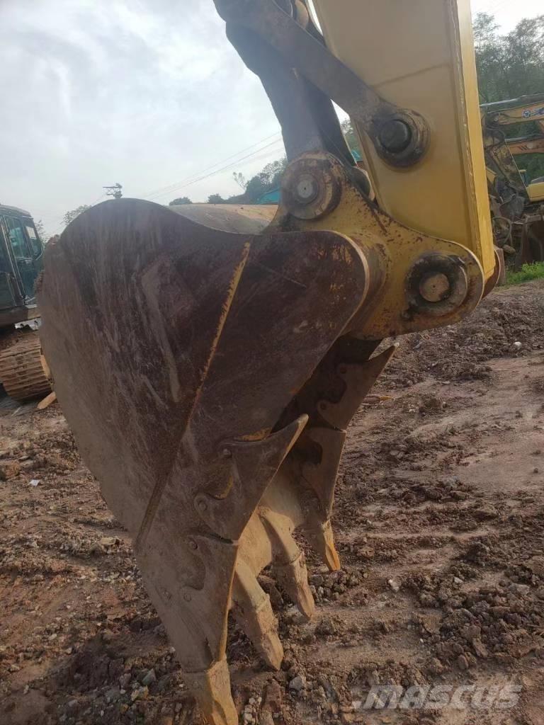 CAT 320 D Pásové rýpadlá