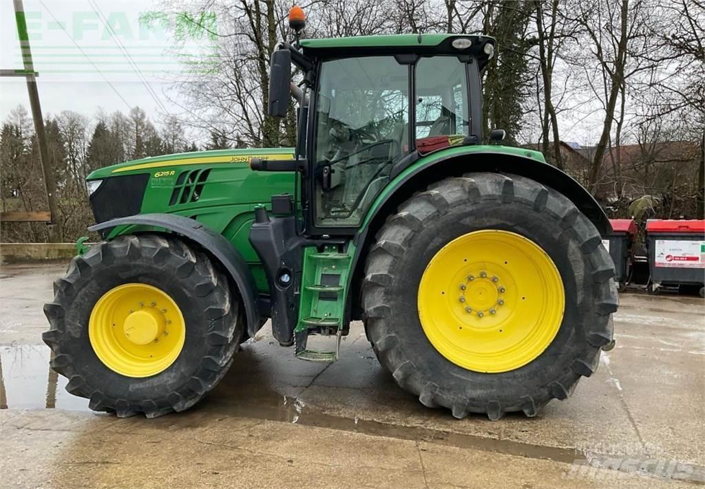 John Deere 6215R Traktory