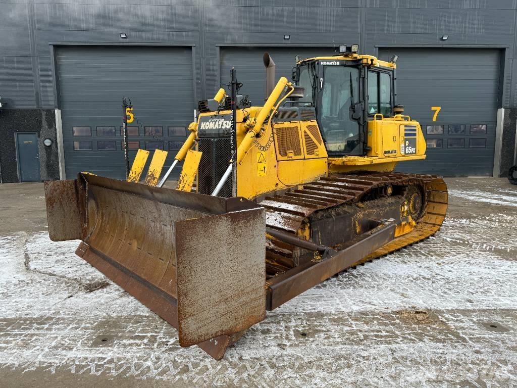 Komatsu D65PX-18 Pásové dozéry