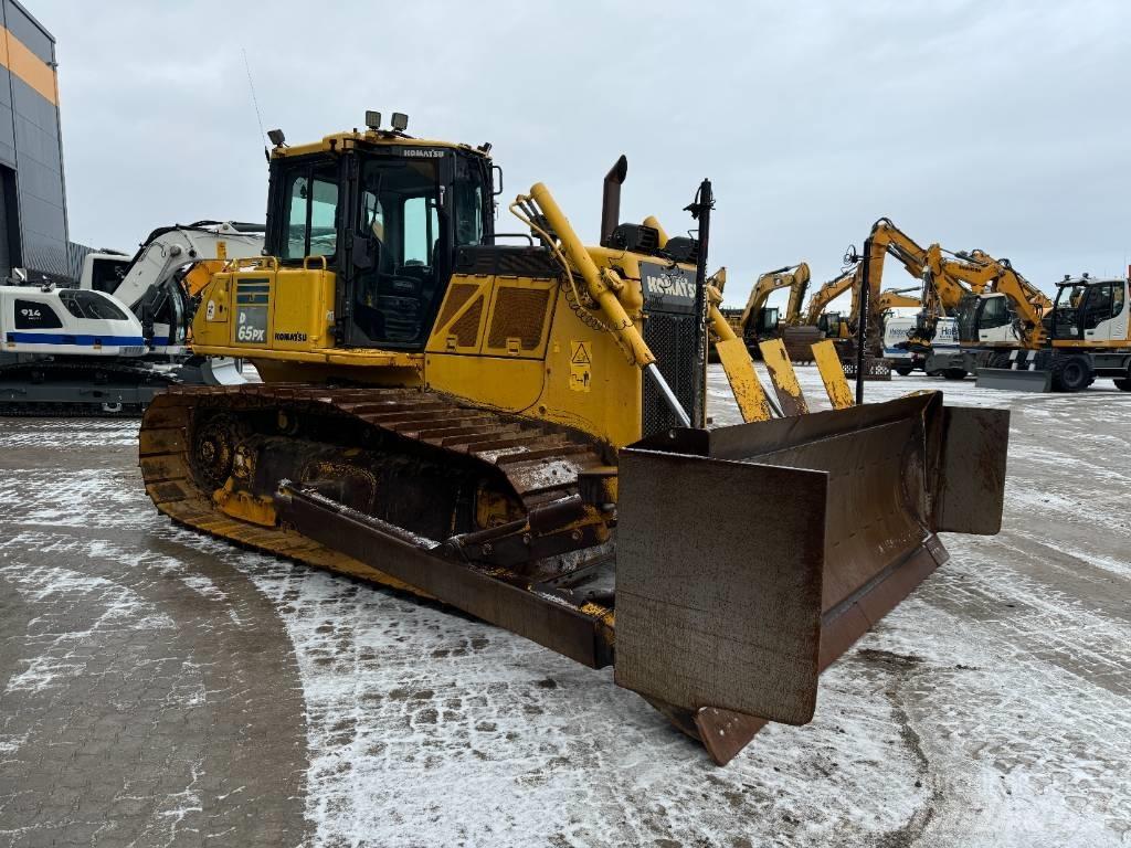 Komatsu D65PX-18 Pásové dozéry