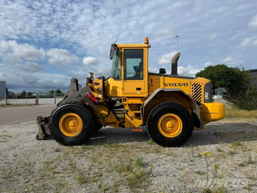 Volvo L 90 E Kolesové nakladače
