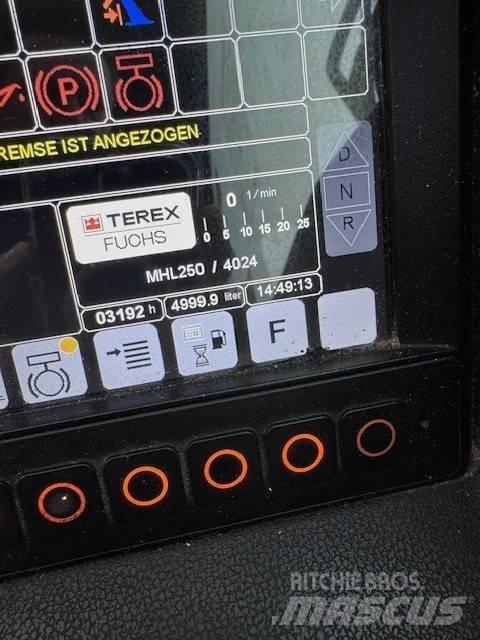Fuchs TEREX 250MHL Stroje pre manipuláciu s odpadom