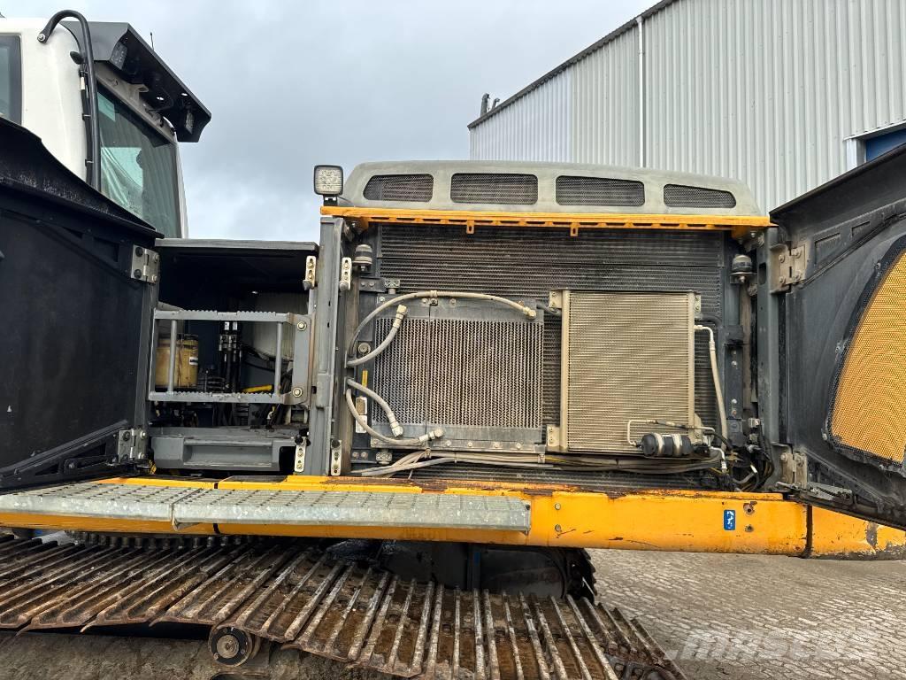 Liebherr R 946 Pásové rýpadlá