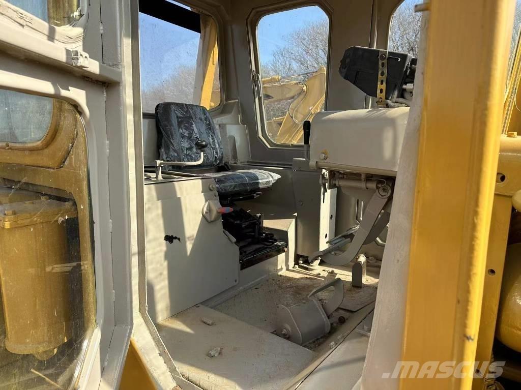 CAT D 8 K Pásové dozéry
