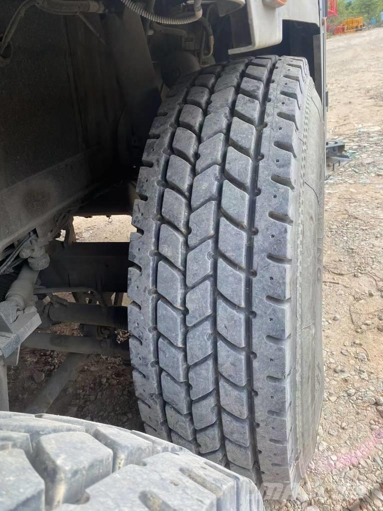 Sany SAC2200T Univerzálne terénne žeriavy