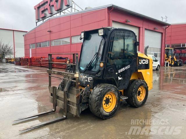 JCB 225 Šmykom riadené nakladače