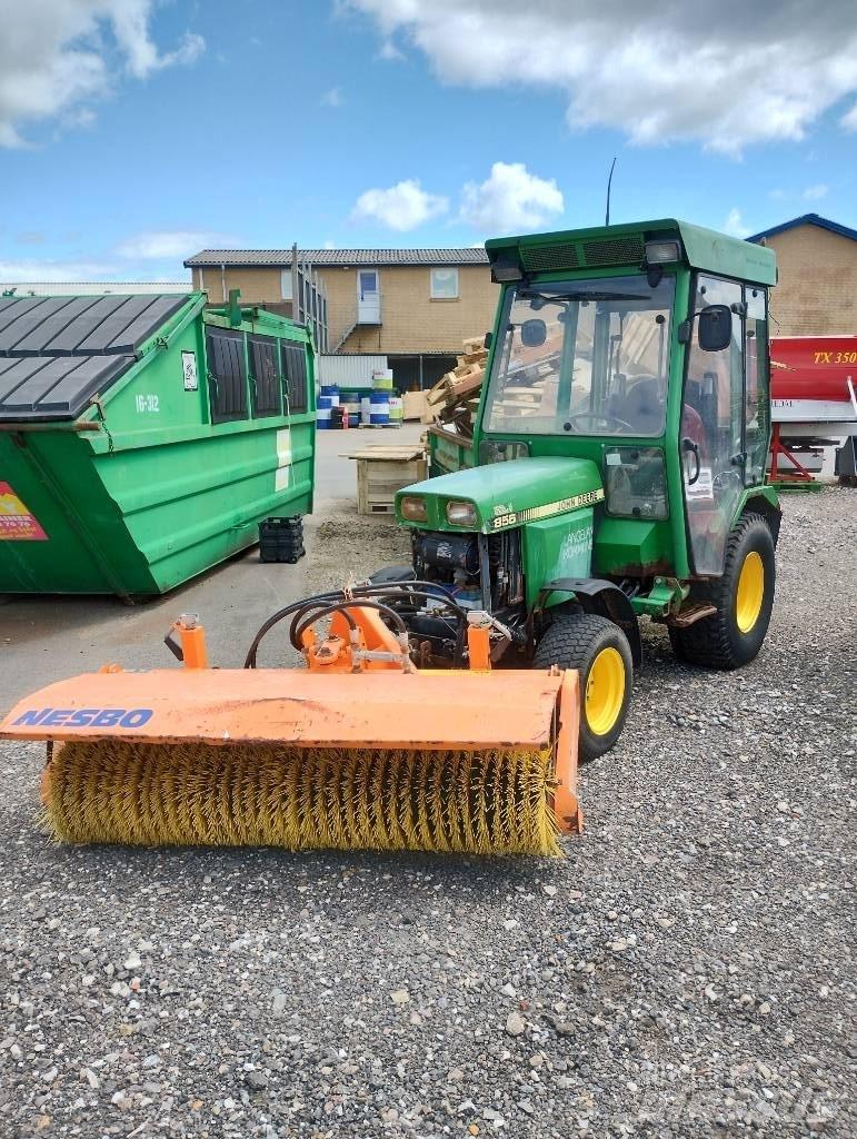 John Deere 955 Kompaktné traktory