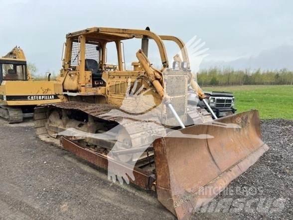 Komatsu D65P-7 Pásové dozéry