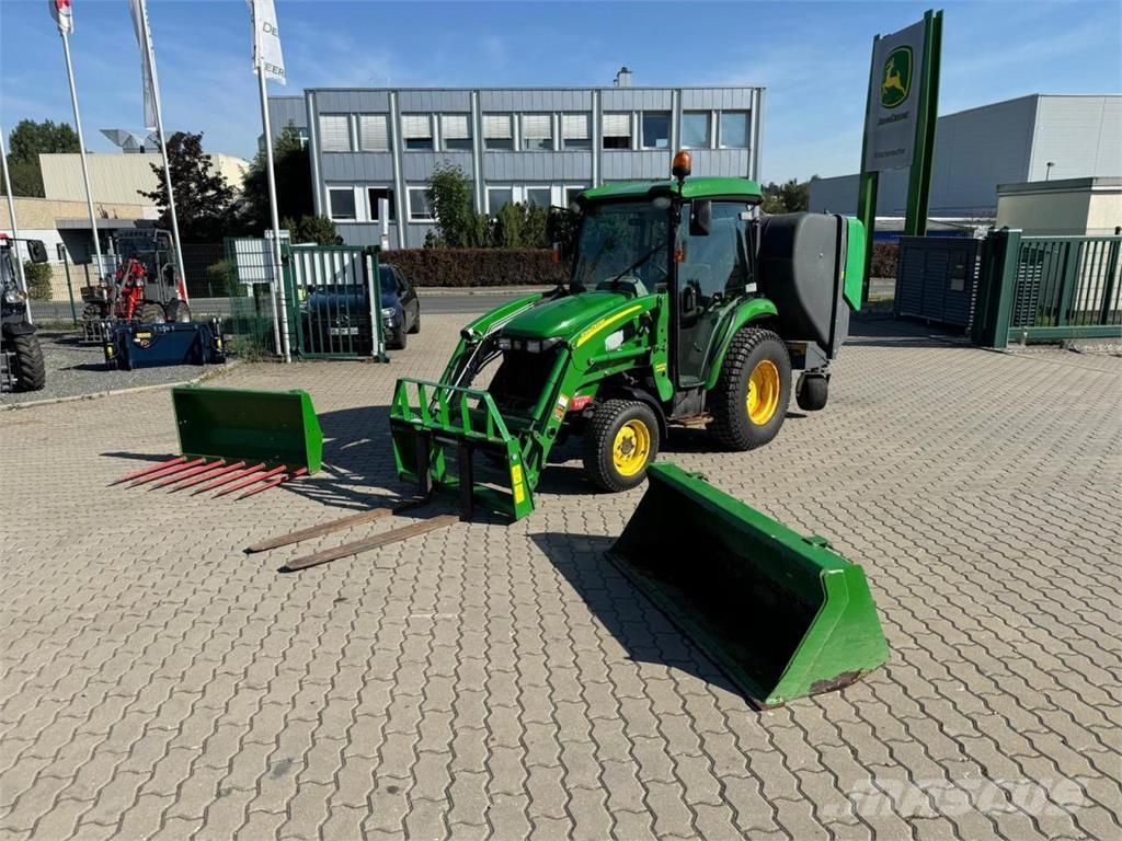 John Deere 3720 Kompaktné traktory