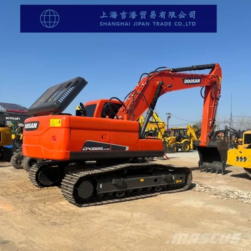 Doosan DX 225 Pásové rýpadlá