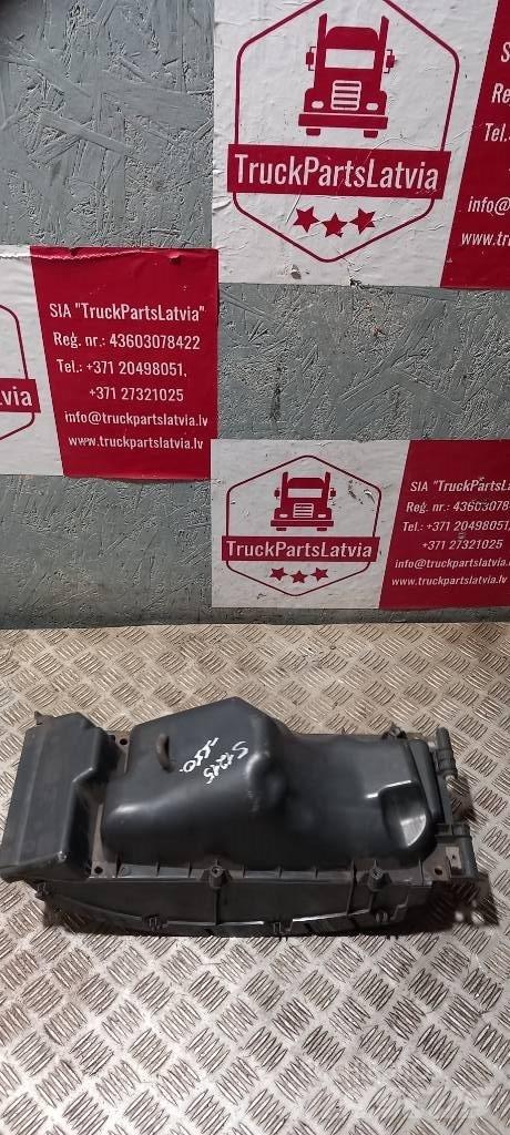 Scania R440  1936675 Kabíny a interiér