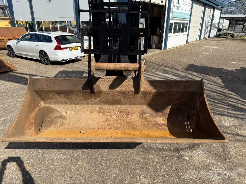 Komatsu HB 215 LC-2 Pásové rýpadlá