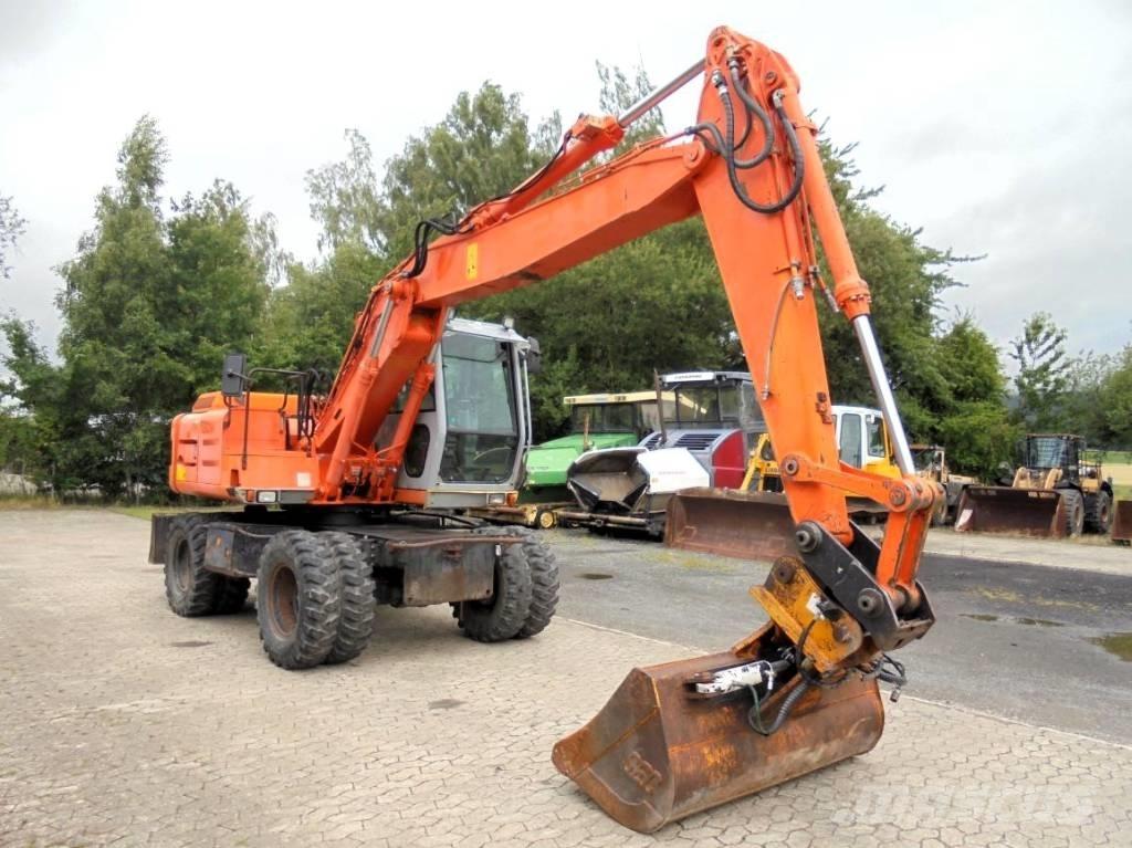 Hitachi FH 130 W-3 Kolesové rýpadlá