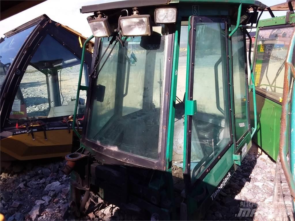 Timberjack 1110 Kabíny a interiér