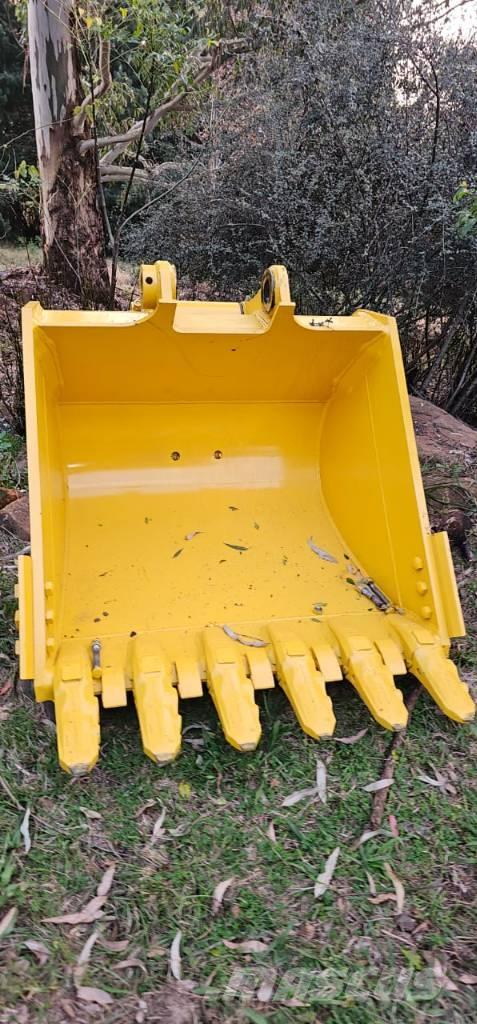 Komatsu PC210 Výložníky a lyžice