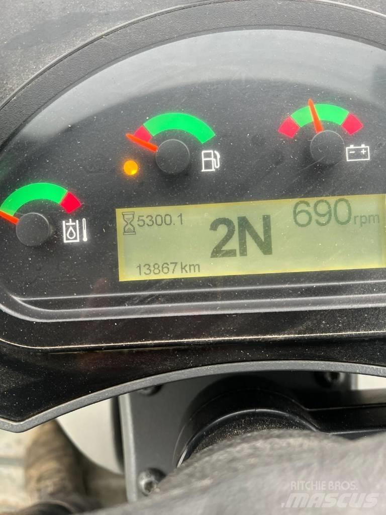 CAT 906 M Kolesové nakladače