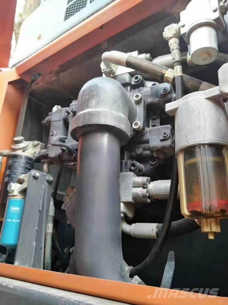 Doosan DX 530 LC-5 Pásové rýpadlá