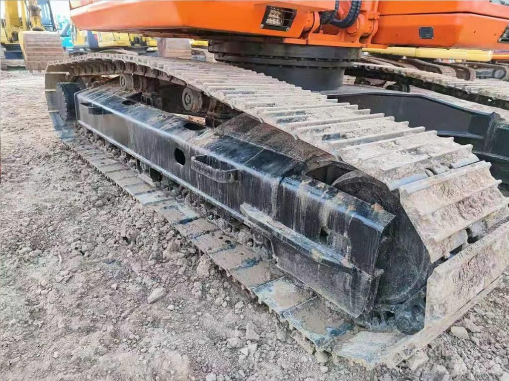 Doosan 225 Pásové rýpadlá