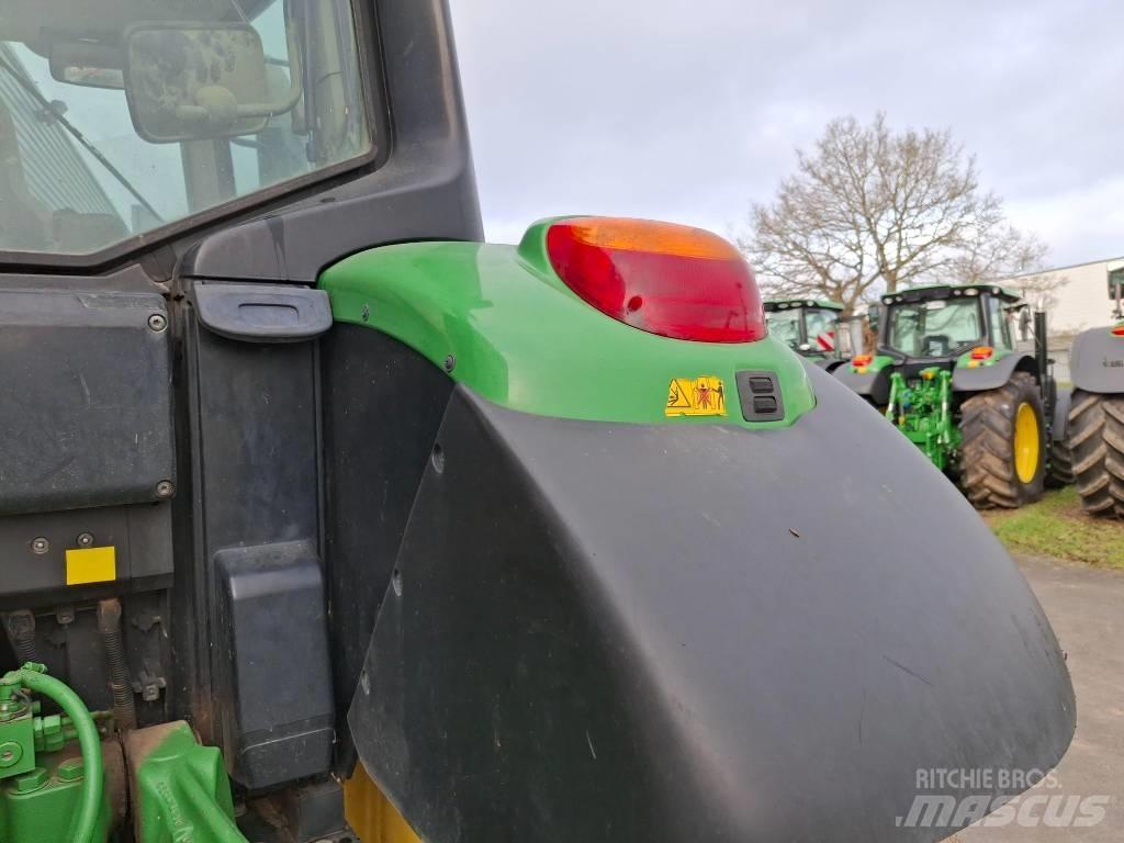 John Deere 6110M Traktory