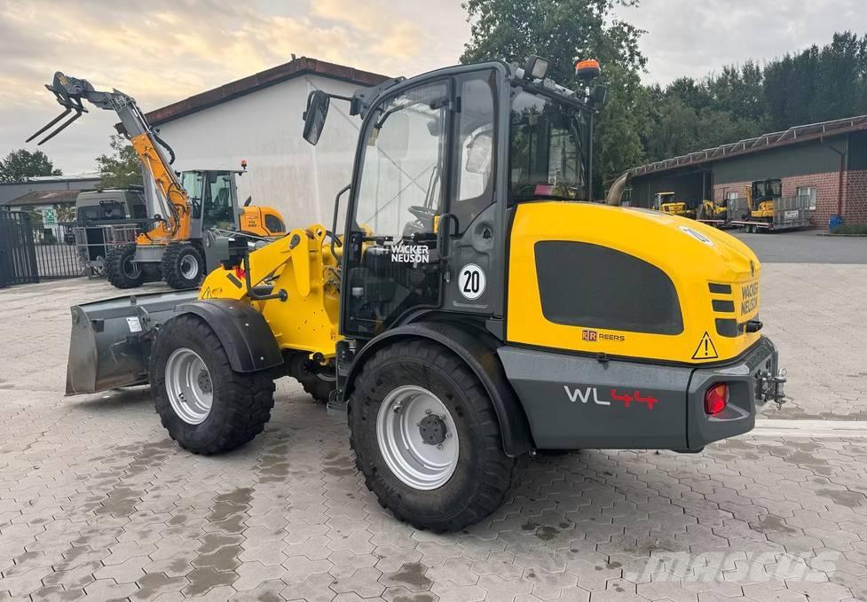 Wacker Neuson WL 44 Kolesové nakladače