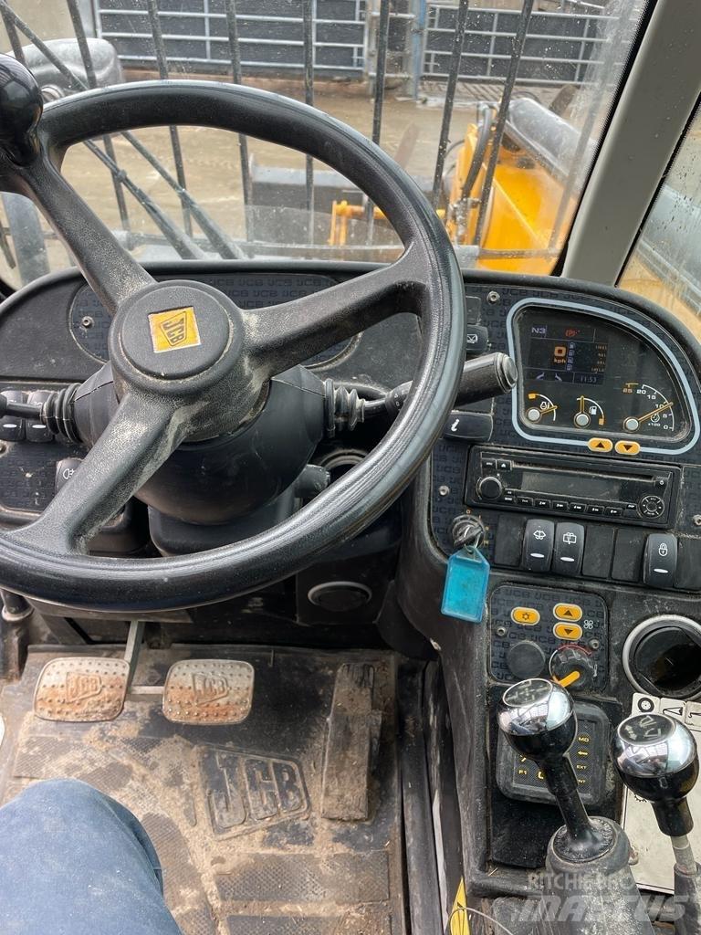 JCB 535 V 140 Teleskopické manipulátory