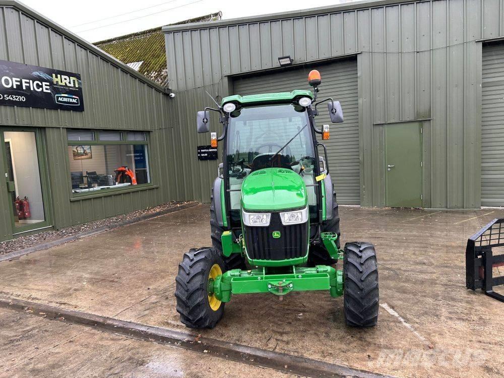 John Deere 4049 R Kompaktné traktory