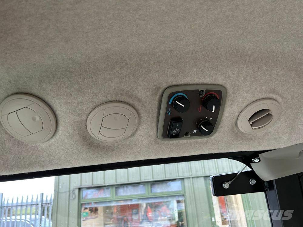 John Deere 4049 R Kompaktné traktory