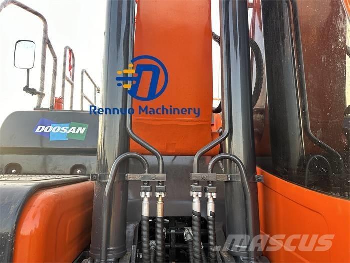 Doosan DX 300LC-9C Pásové rýpadlá