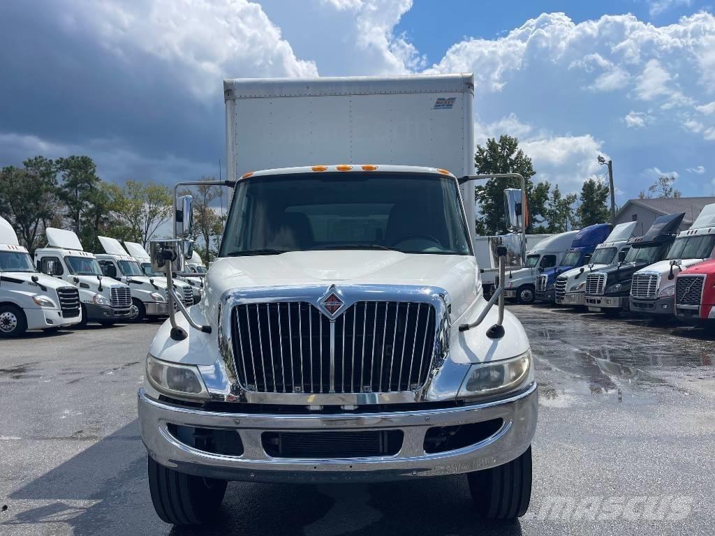 International 4300 Skriňová nadstavba