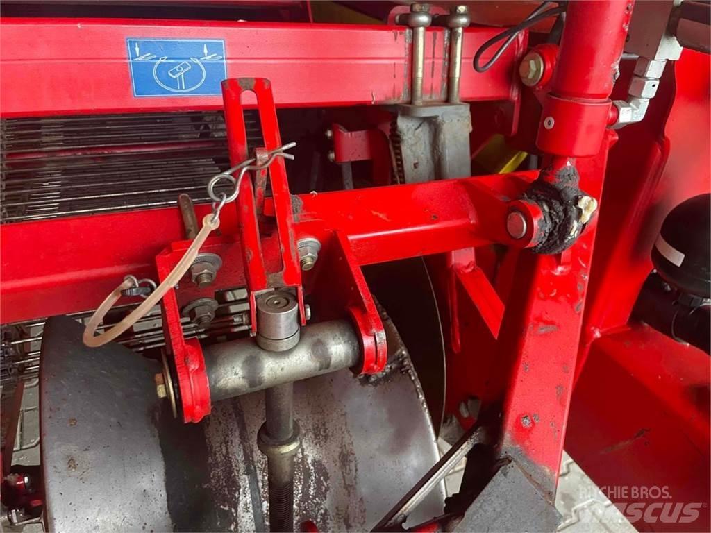 Grimme SE 150-60 Cibuľové kombajny