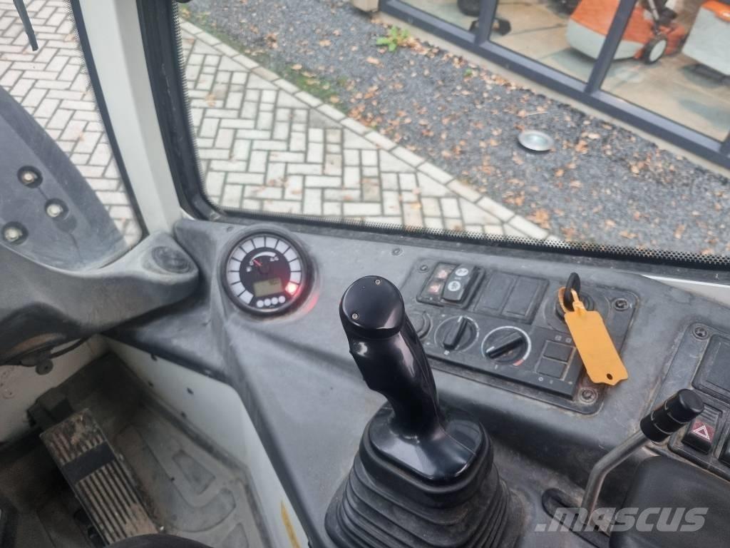 Liebherr l506c Kolesové nakladače