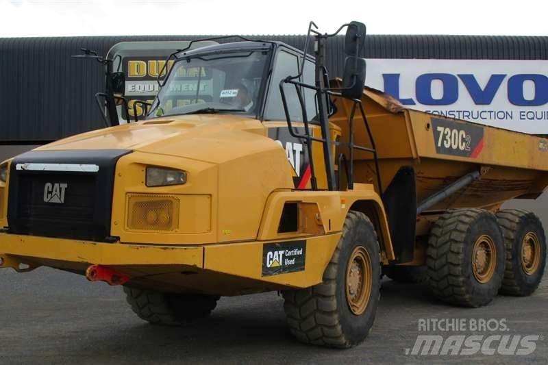 CAT 730C2 Kĺbové nákladné autá