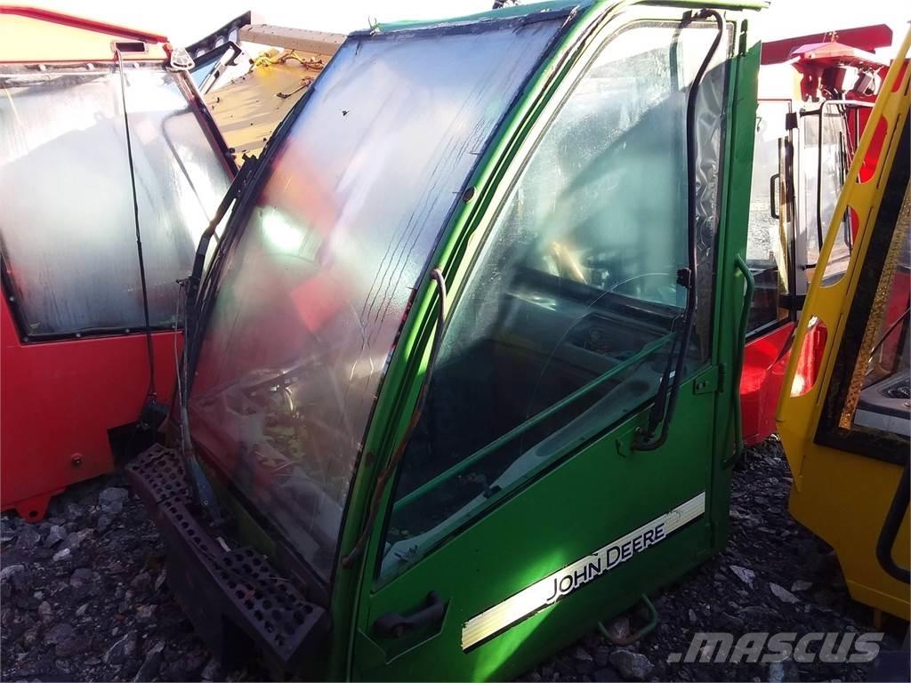 John Deere 1070d Kabíny a interiér