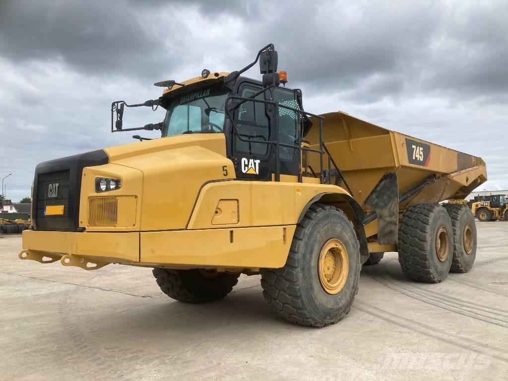 CAT 745 Kĺbové nákladné autá